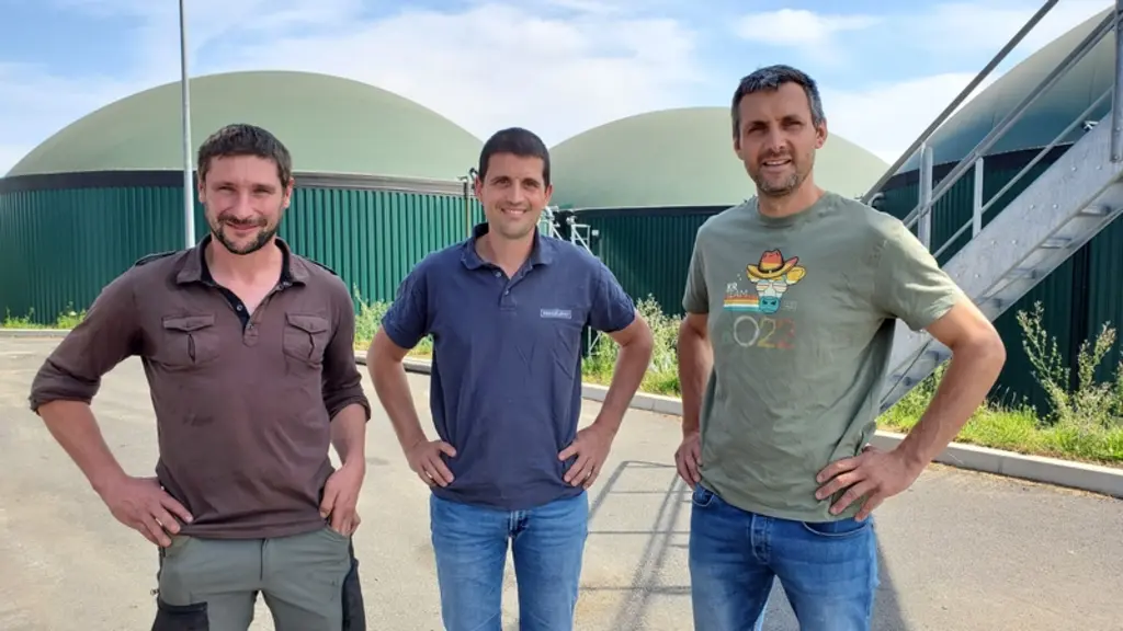 Sébastien Goutagny, Florent Cellier et Mickaël Rageys. « La méthanisation s’imbrique complètement dans notre système d’élevage. L’unité collective ali