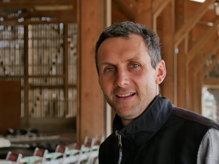 Mickaël Rageys, éleveur.Au sein du Gaec, l’homme est au centre des décisions.