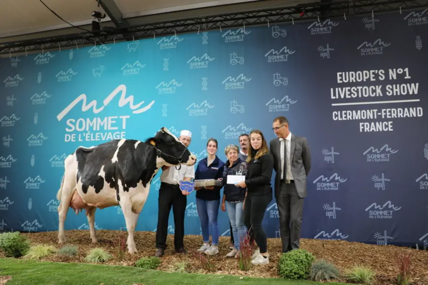 Gladys (Excater) de l'EARL du Tilleul a reçu le prix de la meilleure laitière.