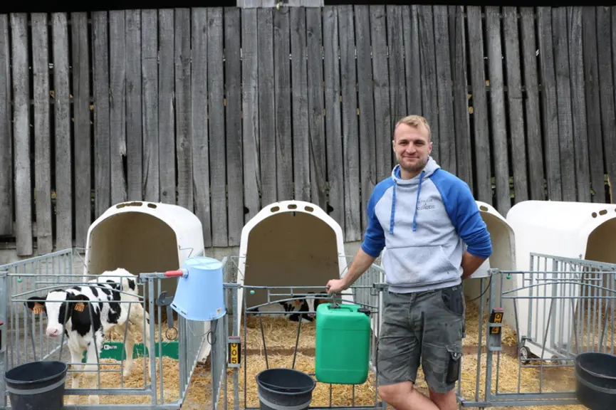 Pierre Guillemine, du Gaec de la Bouhardière, dans l’Orne. « Élever les veaux dans un environnement sain - humidité et température - est selon moi le