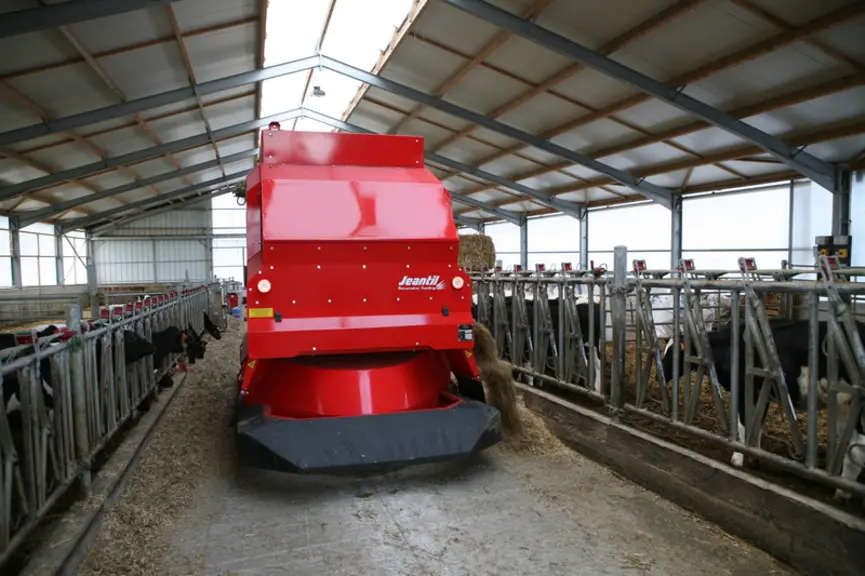 L’alimentation personnalisée par lots d’animaux et les multiples distributions journalières, permises par les robots d'alimentation, peuvent  conduire