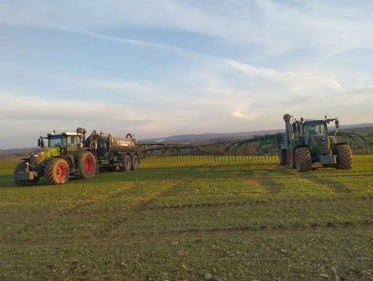 les tonnes à lisier avec rampe à pendillards d'une ETA