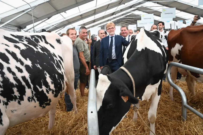Marc Fesneau dans les allées du sommet de l'élevage