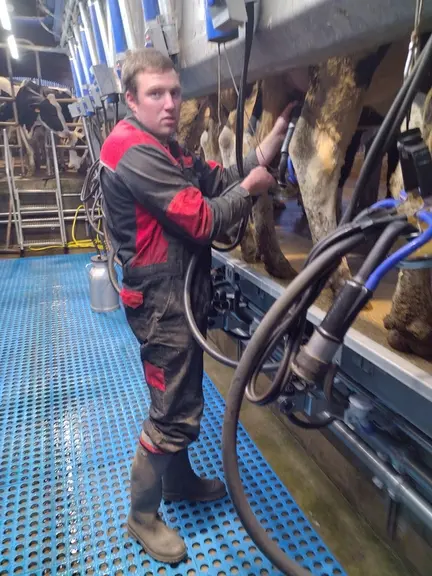 Damien Le Godec, éleveur : « Même avec une machine à traire neuve et agréée conforme, nous n’avons pas été à l’abri de certains problèmes. »