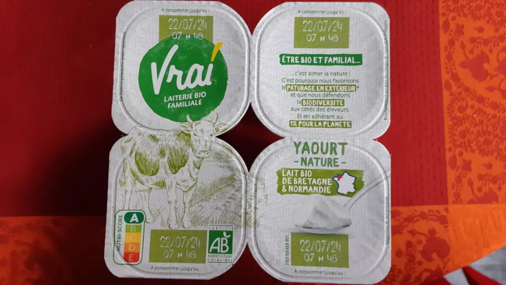 Yaourts au lait de vache bio, marque Vrai, de la laiterie Olga