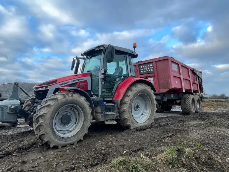 <em class="placeholder">tracteur de 110 cv</em>