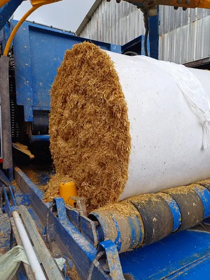 <em class="placeholder">balle de ration enrubannée</em>