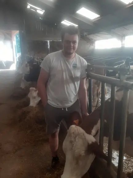 <em class="placeholder">Valentin Fenon, éleveur dans la Loire</em>