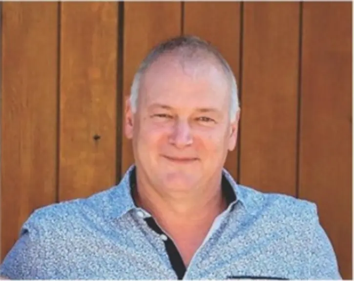 <em class="placeholder">Denis Chapuis</em>