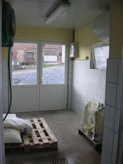 <em class="placeholder">Sas à l'entrée d'une nurserie</em>