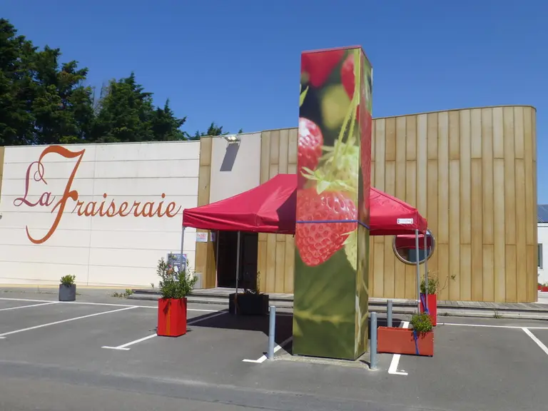 La Fraiseraie produit à l'année 150 tonnes de fruits, 250 000 litres de glaces et des produits d'épicerie fine. © Thierry Goussin