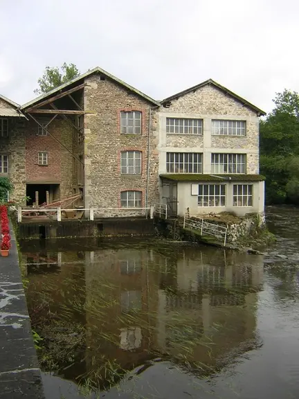 Le moulin familial produit 3,5 tonnes de farine bio tous les deux à trois mois. © DR