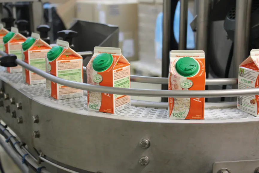 La vitesse de production des boîtes a augmenté en 2020 du fait d'une nouvelle ligne de conditionnement. © Daregal