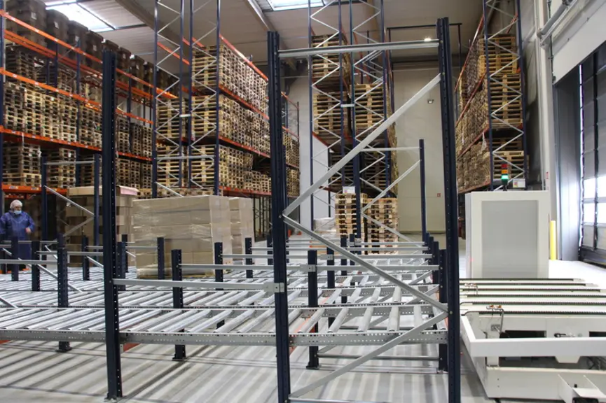 L'entreprise est capable de stocker 5 000 palettes.  © A.-S. L.