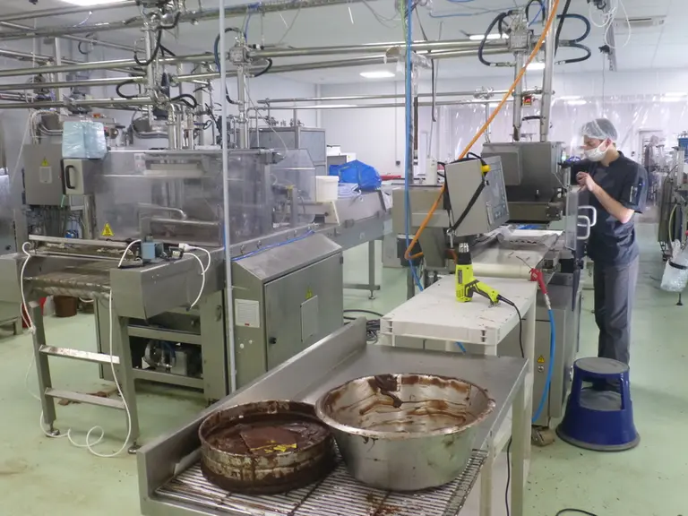 A l’étroit dans son atelier de 330 m² au Pré-Saint-Gervais, la chocolaterie occupe un autre site à Saint-Florent-le-Vieil (49) qui englobe sur 1 000 m