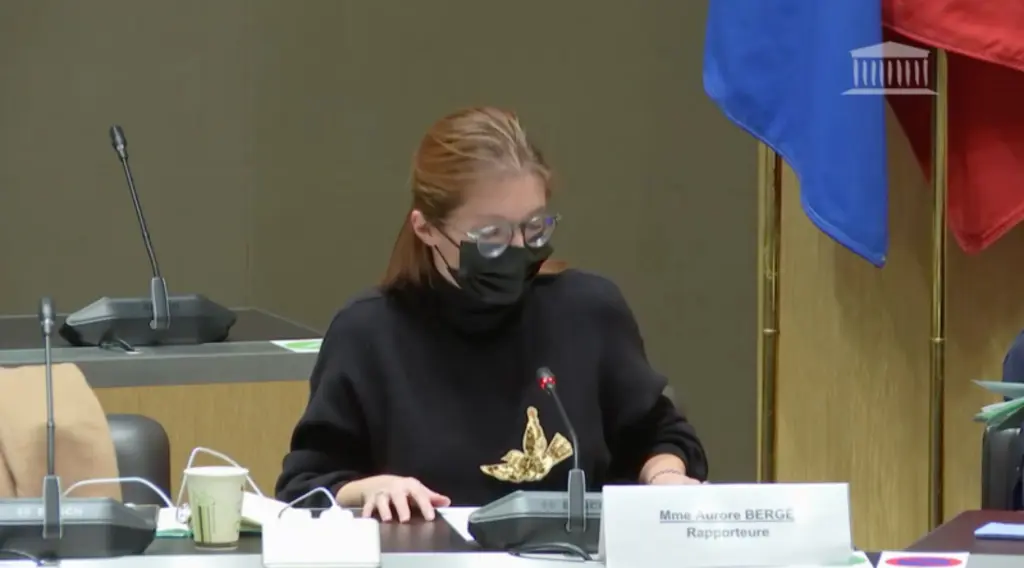 Aurore Bergé, députée LREM et rapporteur du projet de loi, a fait adopter un amendement visant à ce que le carbone-score intègre les externalités envi