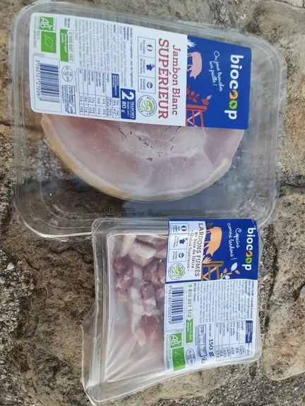Biocoop projette de généraliser sa marque distributeur (Marque de Biocoop) aux viandes préemballées.