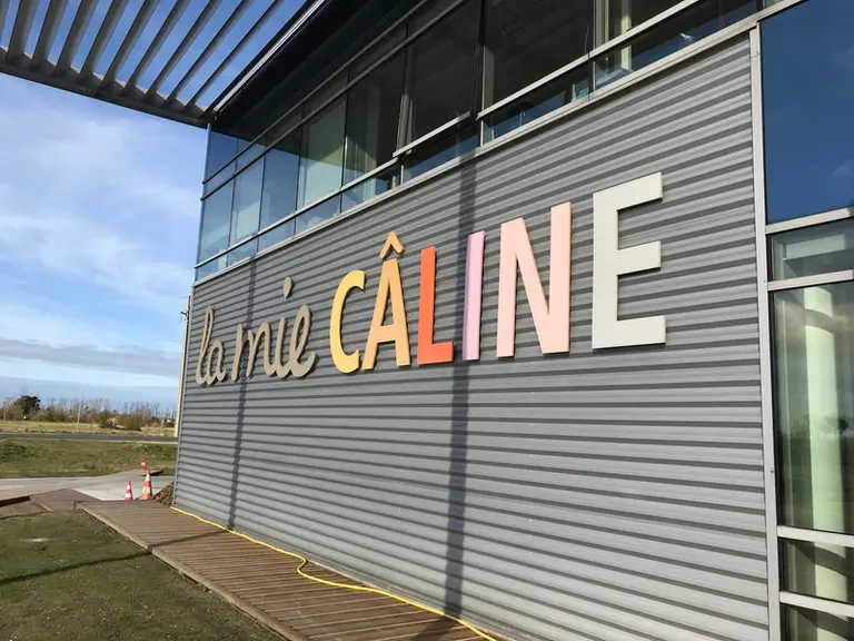 En 2020, La Mie câline a connu une chute de 17 % de son chiffre d'affaires, mais retrouvera en 2021 des revenus similaires à 2019.