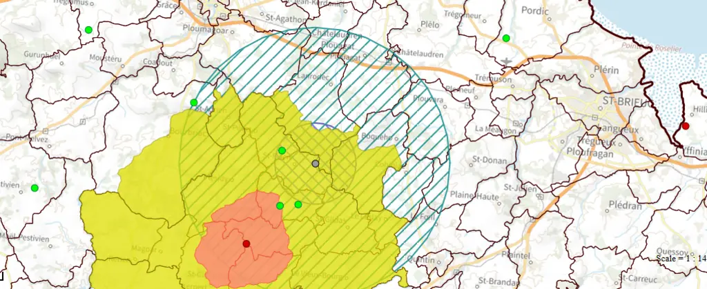 carte montrant le cercle de 3km et le cercle de 10km (en hachuré) autour du foyer de SAINT-FIACRE (point gris), ainsi que la zone réglementée de SAINT-CONNAN (en rouge et vert).