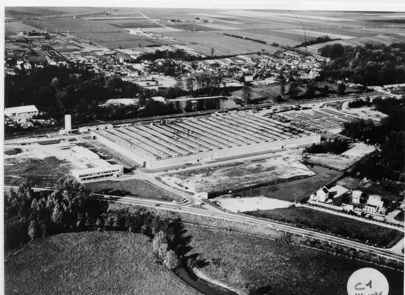 Vue aérienne de l'usine de Beauvais en 1961.