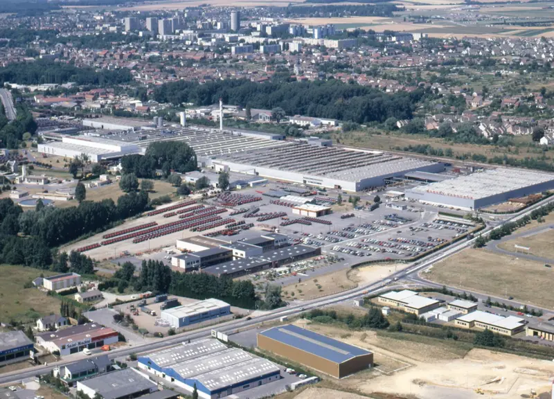 Vue aérienne de l'usine de Beauvais en 1983.