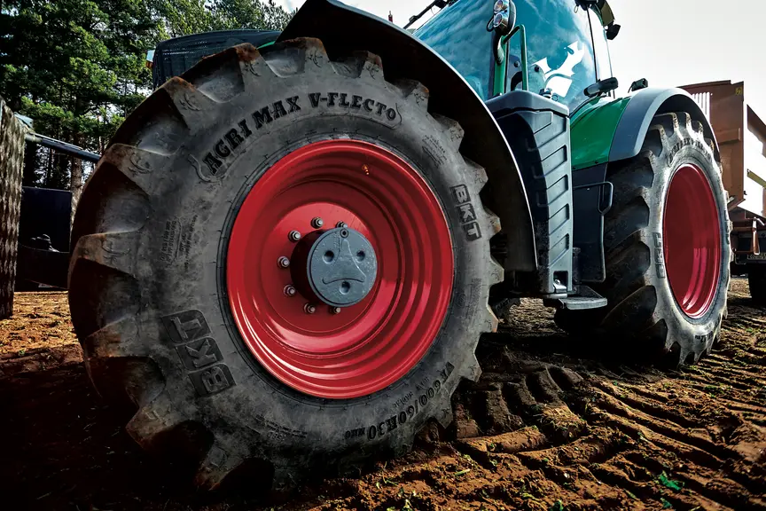 Pneumatique BKT Agrimax V-Flecto sur tracteur Fendt