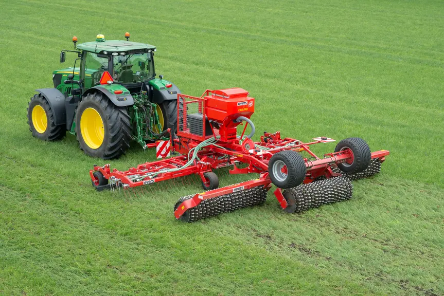 Evers produit aussi une gamme d'outils d'entretien des prairies