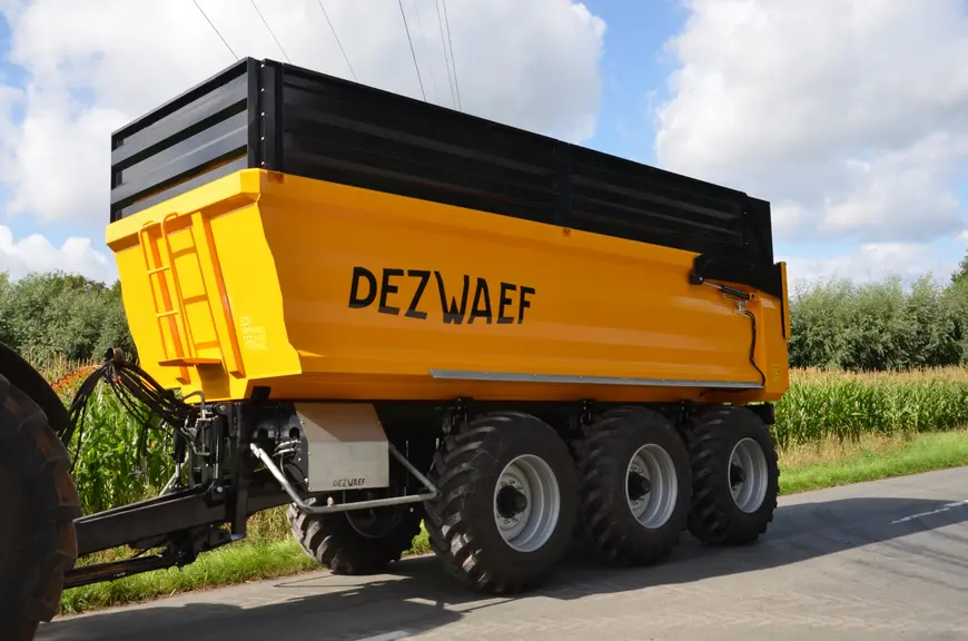 Le constructeur belge de tonnes à lisier Dezwaef va agrandir son usine pour augmenter les volumes de production de bennes agricoles et TP.
