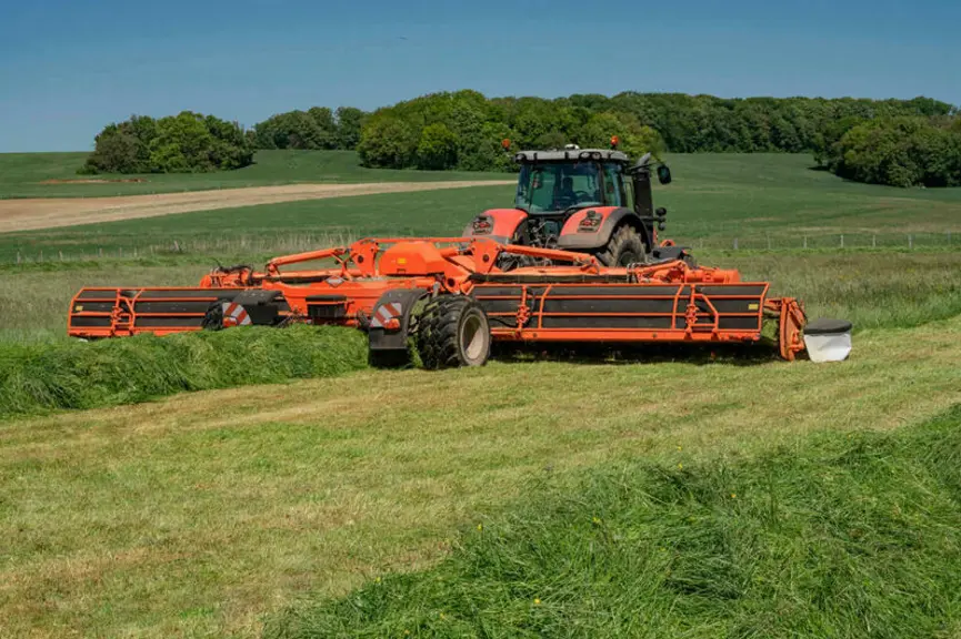 faucheuse semi-portée Kuhn FC 13460