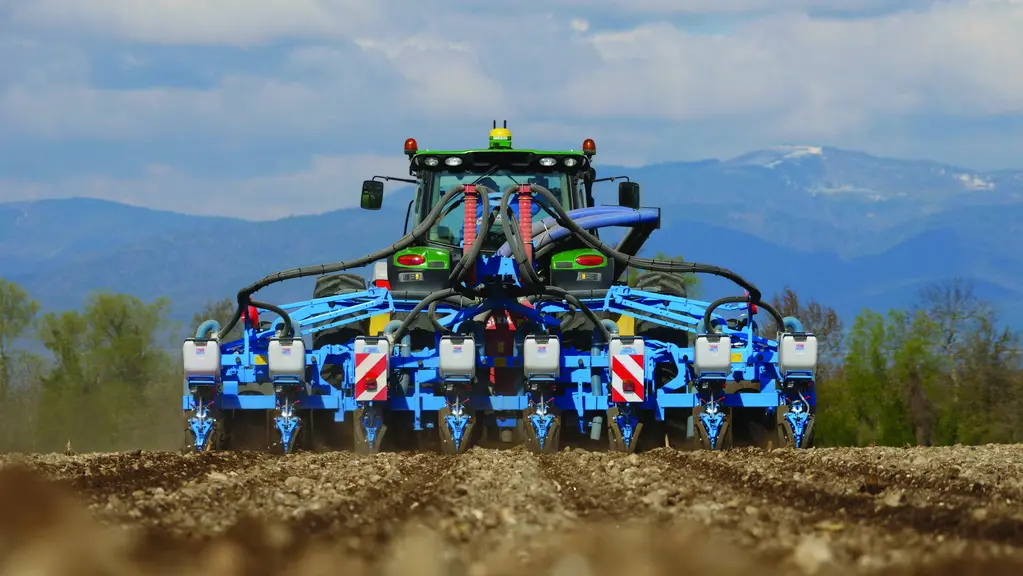 Le semoir monograine propose la coupure rang par rang pour le semis, la fertilisation et le micro-granulation.