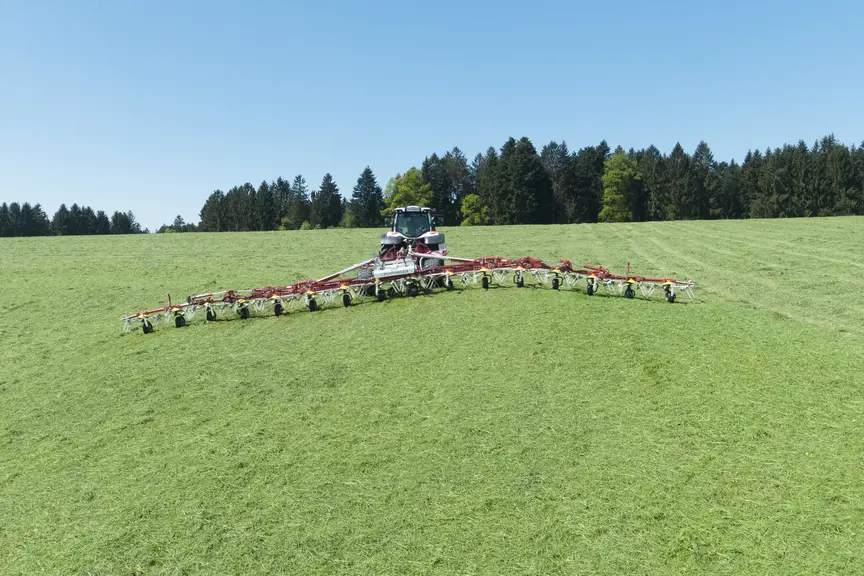 Faneuse Pöttinger HIT 16.18T Réussir machinisme