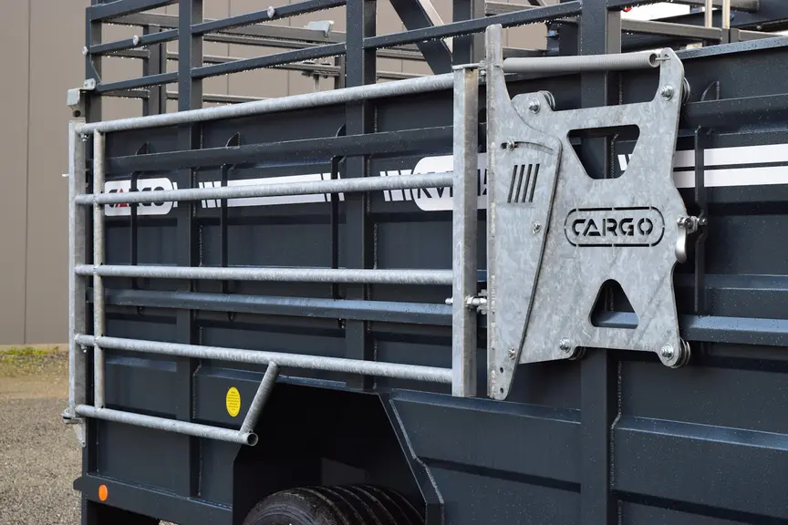 Bétaillère Promodis Cargo - barrière latérale coulissante