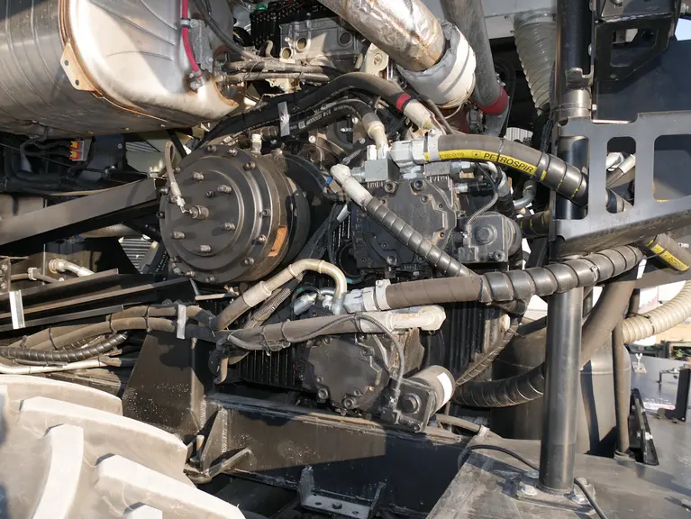 Ensileuse automotrice Rostselmash RSM F 2650 - Michel Bellamy  - Embrayage rotor et pompes hydrauliques