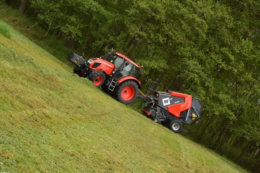 Presse à chambre variable Metal-Fach Z514 en action