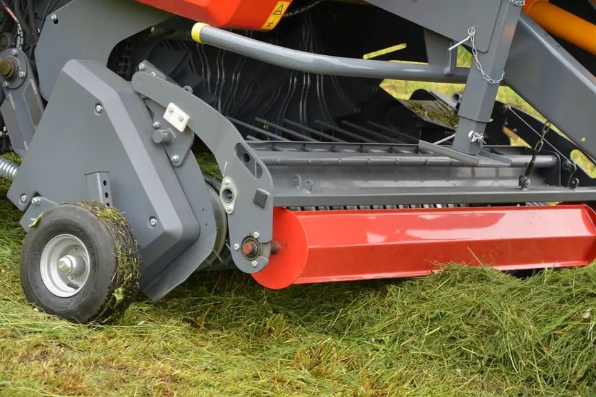 Presse à chambre variable Metal-Fach Z514 en action