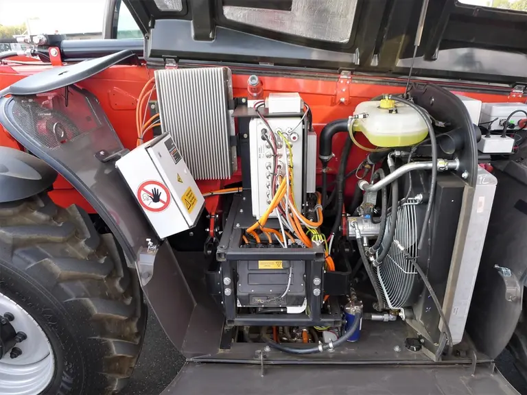 Issu d'un partenariat avec Deutz, le prototype de chargeur télescopique Manitou MT1135 entièrement électrique est équipé d'une alimentation de 360 vol