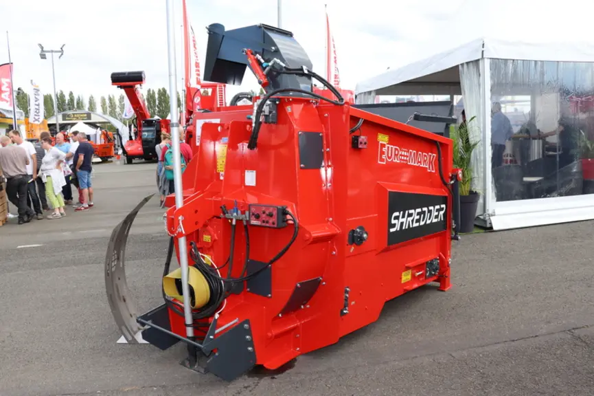 La pailleuse broyeuse Shredder d'Euromark s'adapte sur les tracteurs de mois de 100 chevaux. © D. Laisney