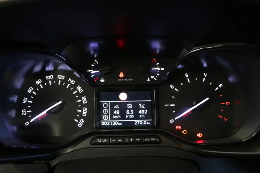 Essai du Citroën Berlingo Van 1.6 BlueHDI 100 : tableau de bord complet et lisible © M. Portier