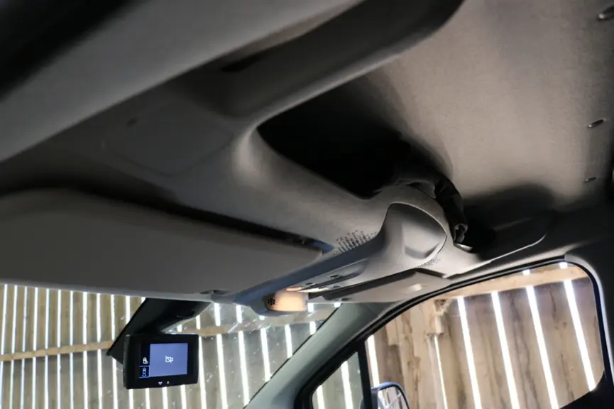 Essai du Citroën Berlingo Van 1.6 BlueHDI 100 : nombreux rangements dans l'habitacle © M. Portier