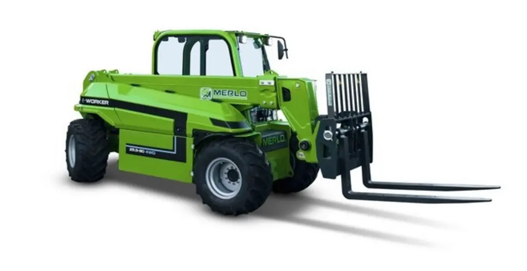 Le chargeur télescopique Merlo E-worker lève à 4,80 m. © Merlo