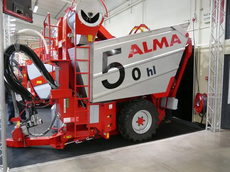 Nouvelle machine à vendanger Alma Selecta 3.6 XXL © L. Vimond