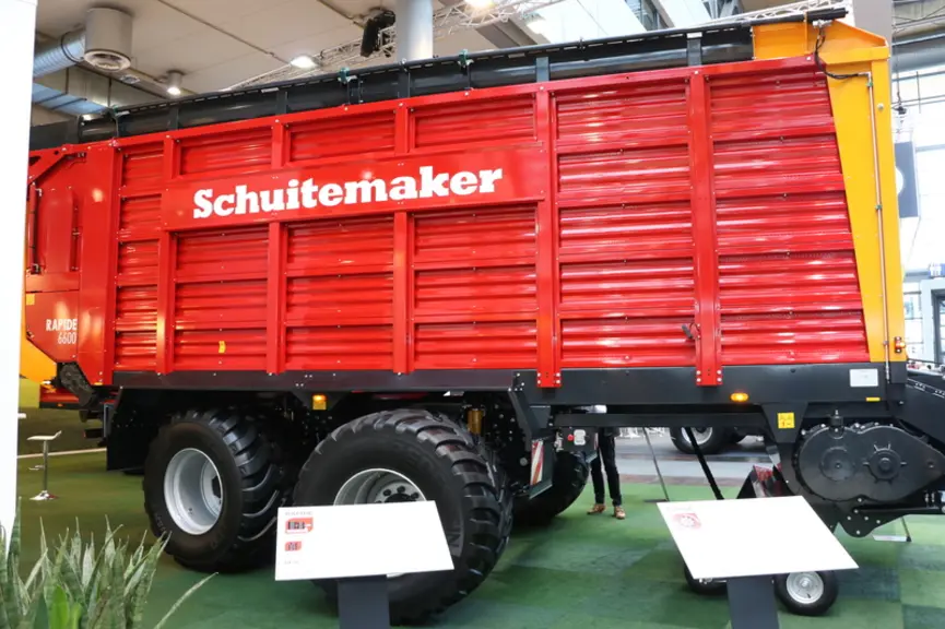 Les remorques autochargeuses Schuitemaker Rapide Série 100 et Série 1000 adoptent de nouveaux équipements optimisant le débit de chantier et le confor