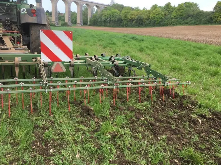 Déchaumeur à dents Franquet Cultiscalp © Franquet