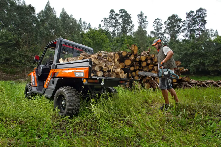La benne basculante du  SSV Terrain DX4 de Corvus présente une capacité de charge de 450 kg. © Corvus