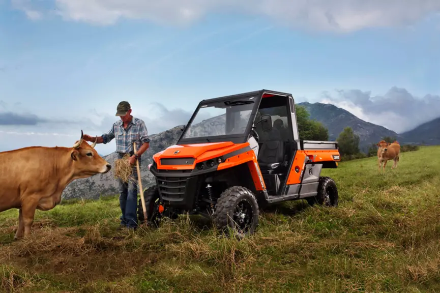 Le SSV Terrain DX4 de Corvus en finition Pro dispose notamment d'un pare-brise et d'une lunette arrière. © Corvus