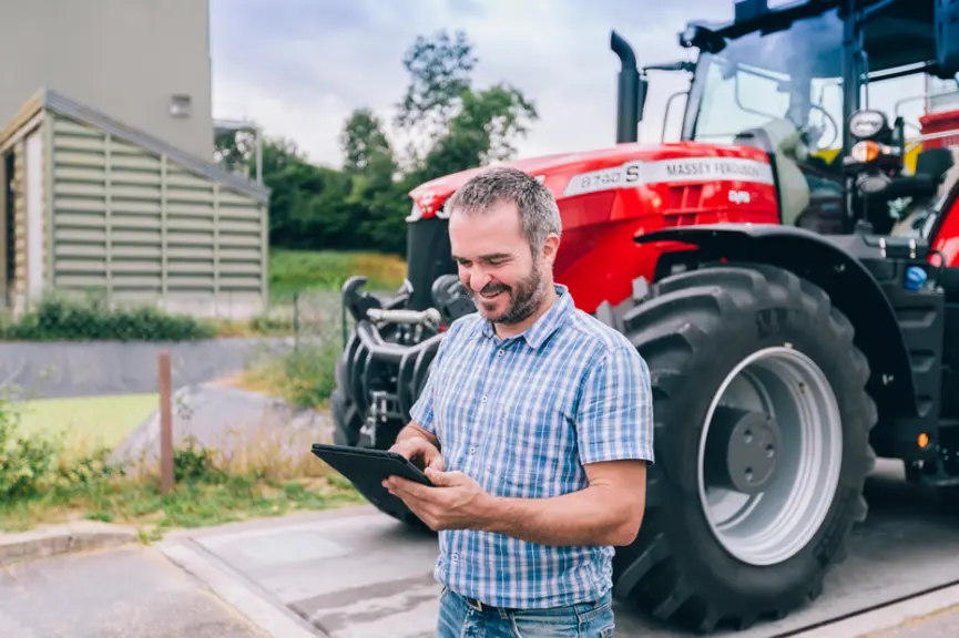 La télématique permet de connaître en permanence l'état de fonctionnement du tracteur. © Massey Ferguson