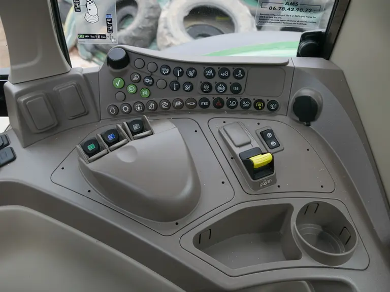 Essai du tracteur John Deere 6120M Premium avec chargeur 623R © L. Vimond