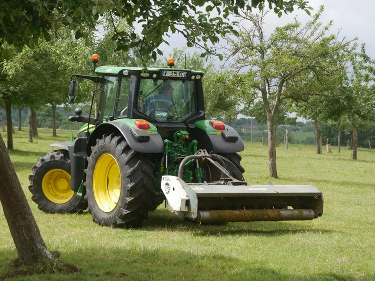 Essai du tracteur John Deere 6120M Premium avec chargeur 623R © L. Vimond