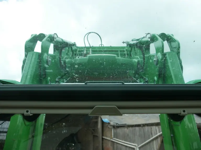 Essai du tracteur John Deere 6120M Premium avec chargeur 623R © L. Vimond