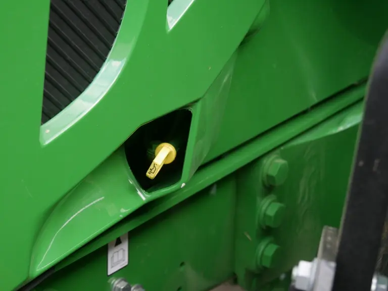 Essai du tracteur John Deere 6120M Premium avec chargeur 623R © L. Vimond